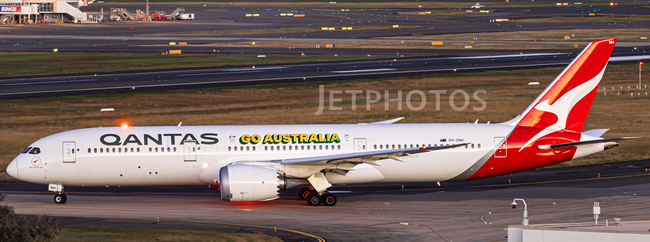 Qantas - Flaps down Boeing 787-9 (JC Wings 1:400)