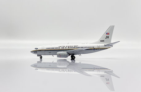 US Navy Boeing C-40A Clipper (JC Wings 1:400)