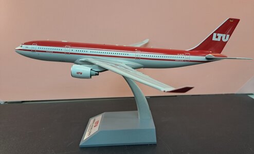 LTU Airbus A330-223 (JFox 1:200)