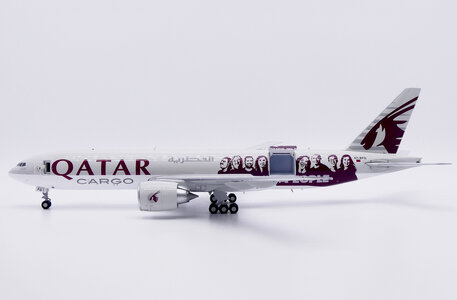 Qatar Airways Cargo Boeing 777F (JC Wings 1:200)