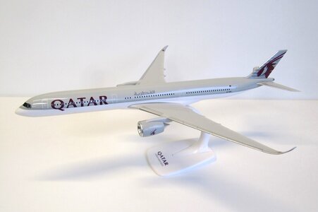 Qatar Airways Airbus A350-1000 (PPC 1:200)