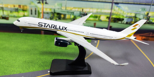 Starlux Airlines Airbus A350-941 (Aviation400 1:400)