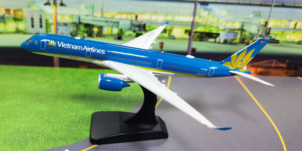 Vietnam Airlines Airbus A350-941 (Aviation400 1:400)