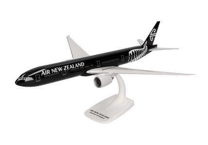 Air New Zealand Boeing 777-300ER (Herpa Snap-Fit 1:200)