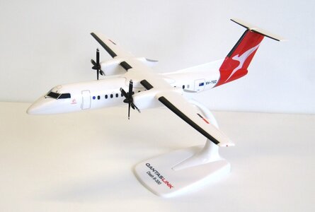 Qantas Link Bombardier Dash 8-300 (PPC 1:100)