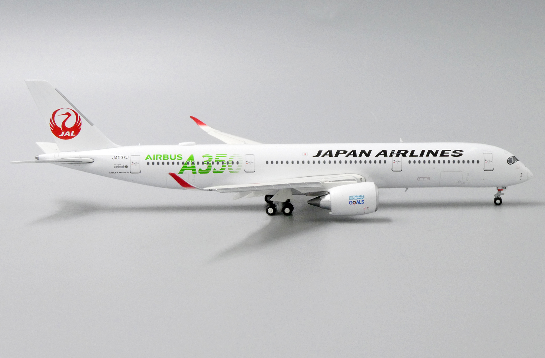 ScaleModelStore.com :: JC Wings 1:400 - EW4359003A - Japan Airlines ...