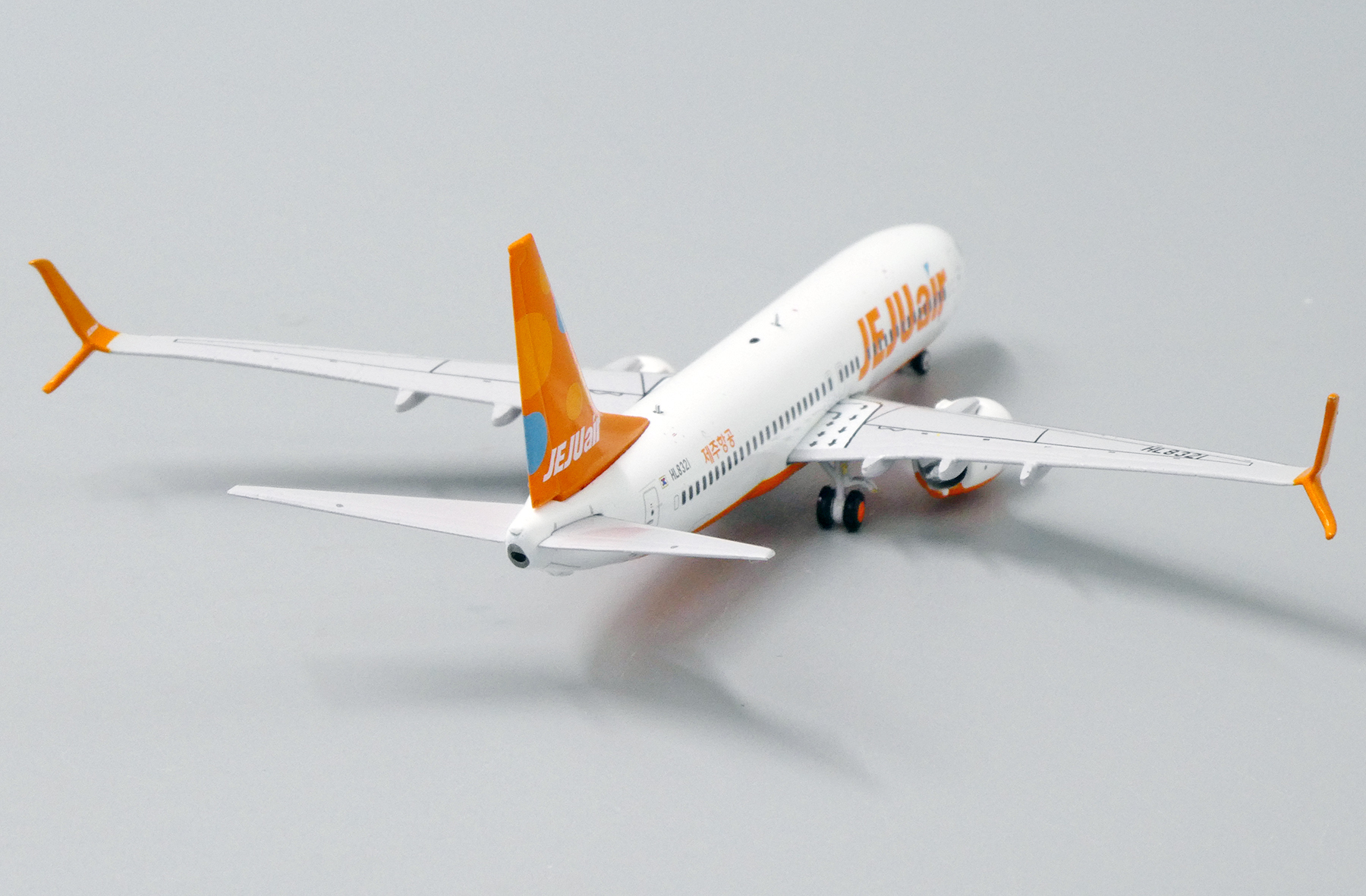 ScaleModelStore.com :: JC Wings 1:400 - XX4196 - Jeju Air Boeing 
