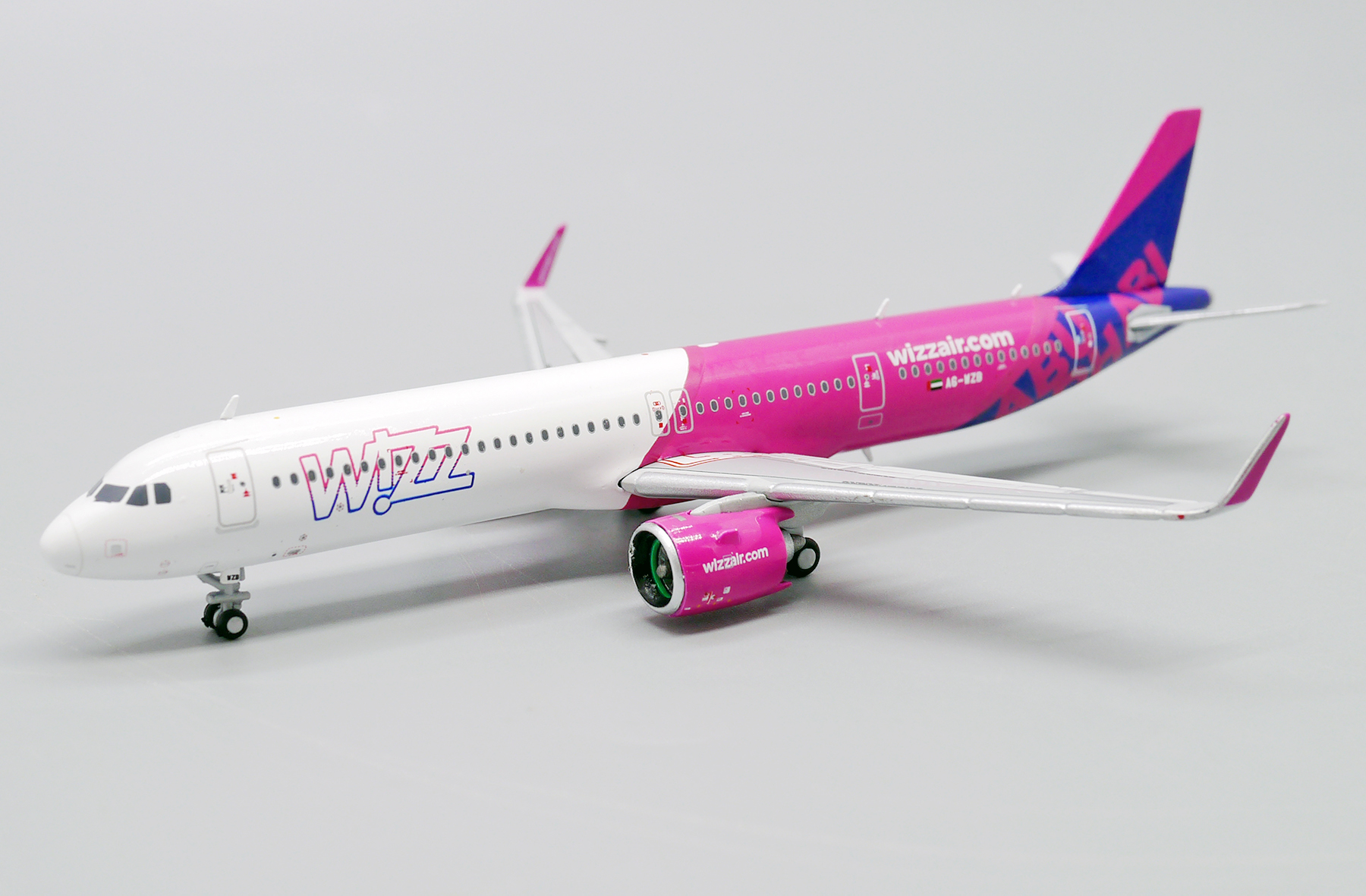 Wizz Air A321neo HA-LVF 1/100スケール 非売品-