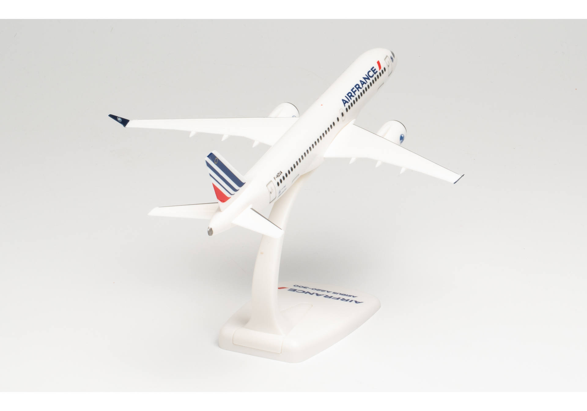 Maquette plastique « Snap Fit » Air France A220-300 - F-HZUA - 1/200e