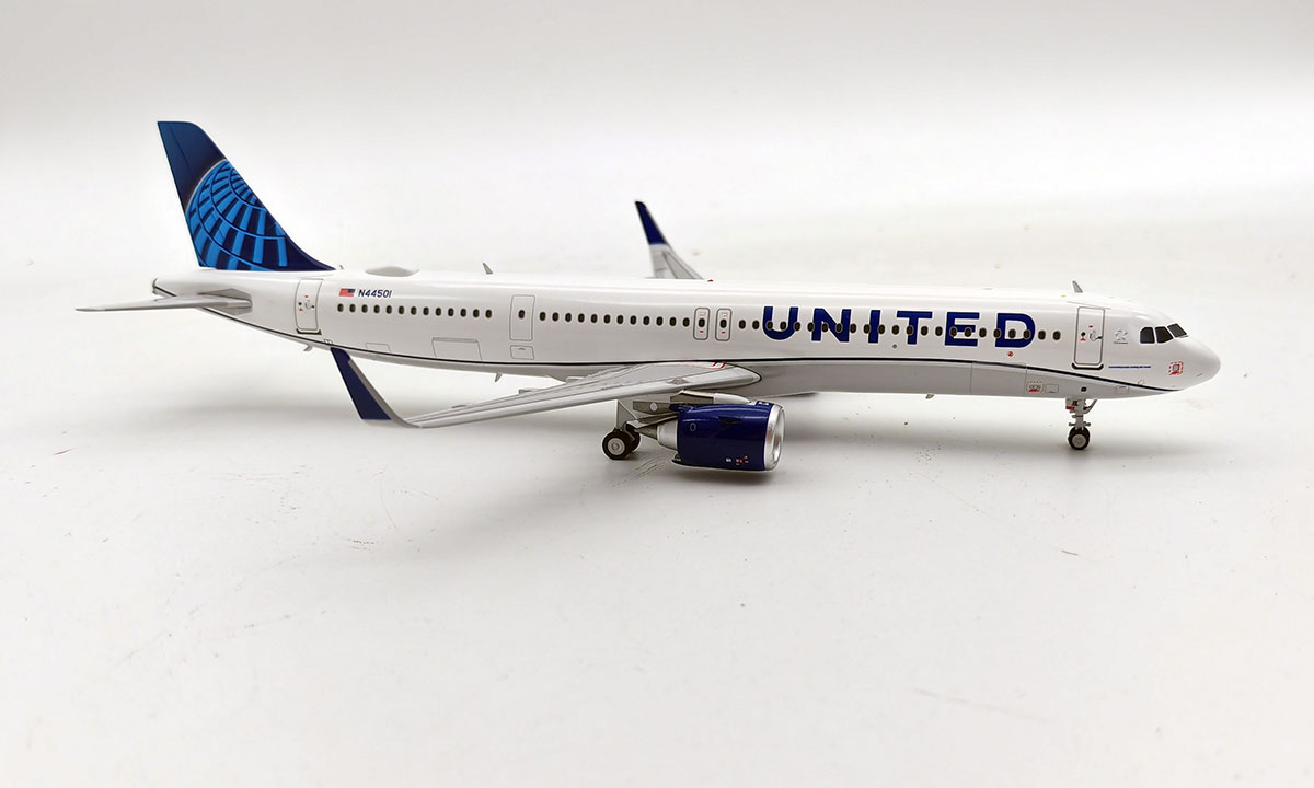 united airlines a340