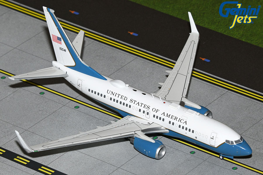 United States Air Force (USAF) Boeing 737-700 (C-40B)