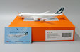 Cathay Pacific Cargo Boeing 747-8F (JC Wings 1:400)